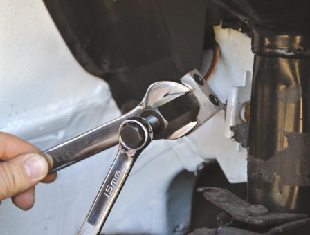 outils pour collets de tuyaux de freins